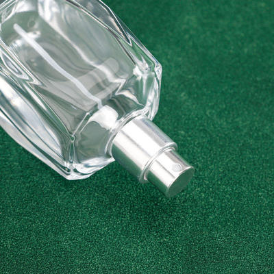 Αγορά Διαφανές 50ml άδειο μπουκάλι αρώματος τετράγωνο κομμένο ρομβικό 15 μπαγιονέτ καλλυντικό λεπτό γυάλινο μπουκάλι online manufacture