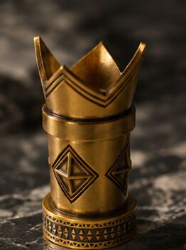 Αγορά Αρχαίο χρυσό στέμμα σε σχήμα Zamak Perfume Cap με φυλετικές χαραγμένες λεπτομέρειες για πολυτελή συσκευασία αρωμάτων διαδικτυακή κατασκευή