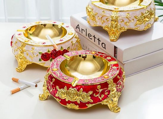 Αγορά Μεμονωμένο αναδρομικό Ashtray κραμάτων ψευδάργυρου πούρων λογότυπων συνήθειας online manufacture